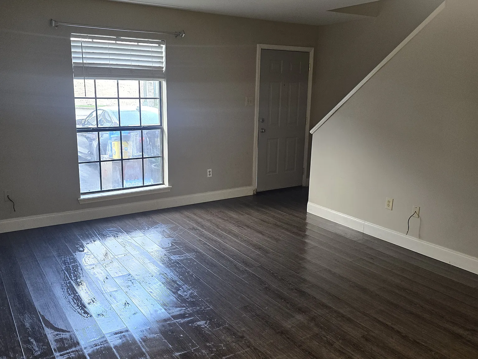 2 bed, 1050 sqft, $1,300 — Photo 3