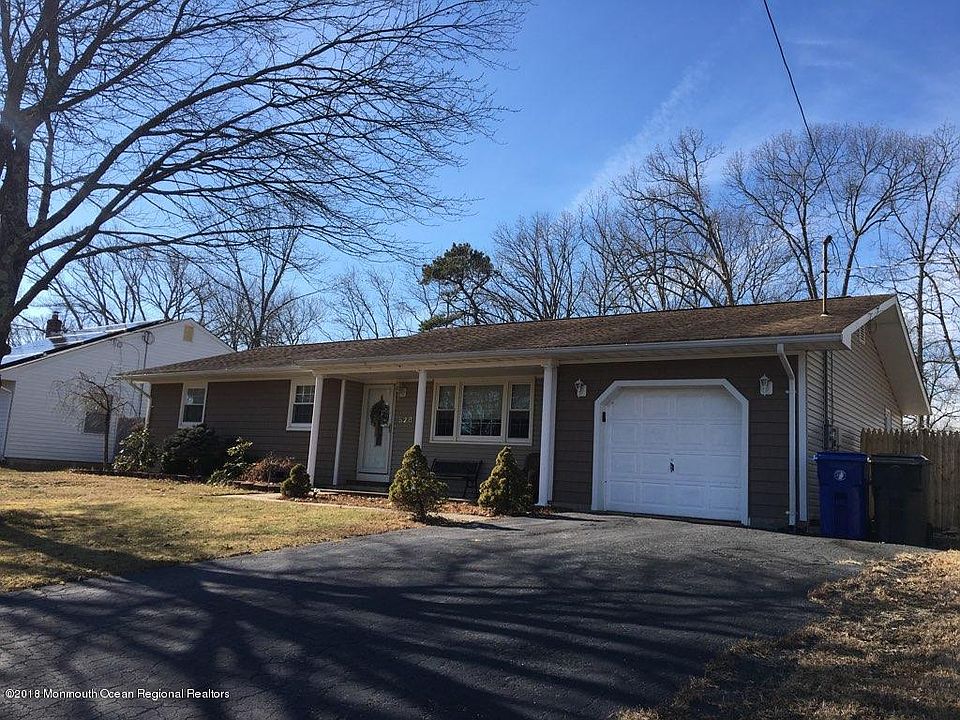 1st image of 528 Parkwood Ave