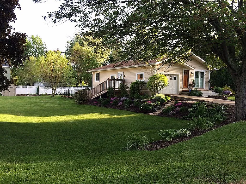 1606 Elmer St photo 1