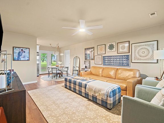 5th image of 2300 Park Dr W