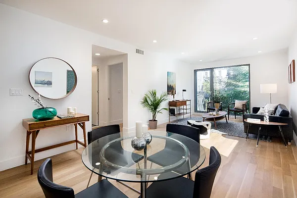 Sold by Real Direct | media 17