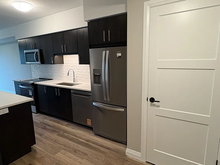 93 Arthur St N #908 — Photo 3