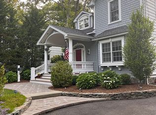 90 Meadowbrook Rd, Syosset, NY 11791