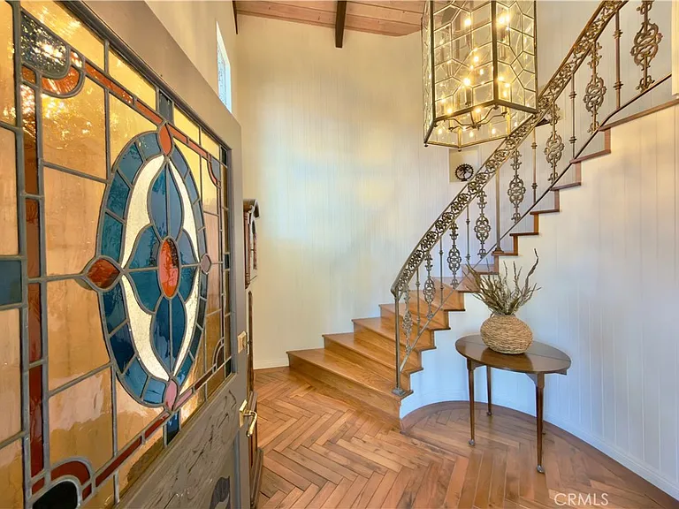 327 Aster St — Photo 2