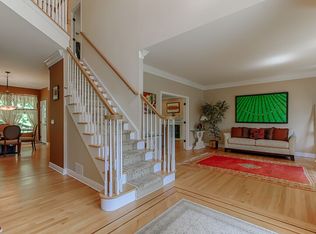 7 Mallon Ct, Park Ridge, NJ 07656