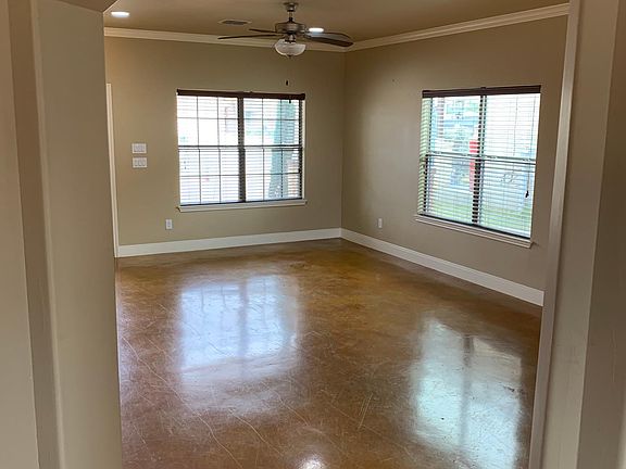 5th image of 209 Maxwell Dr