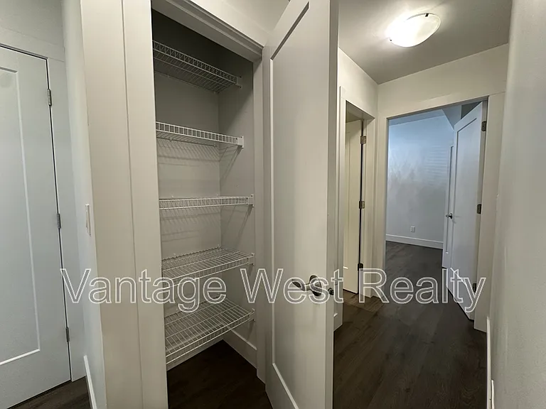 889B Mount Ida Dr — Photo 9