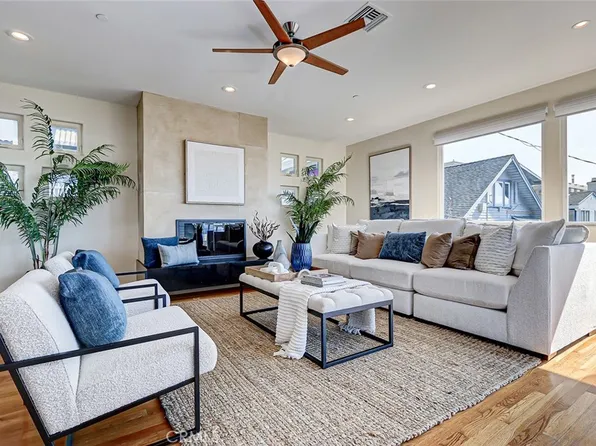 221 4th Pl, Manhattan Beach, CA 90266
