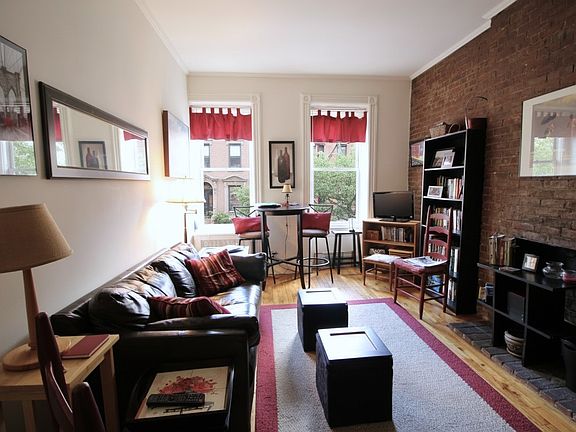 2nd image of 55 W 84th St #3F