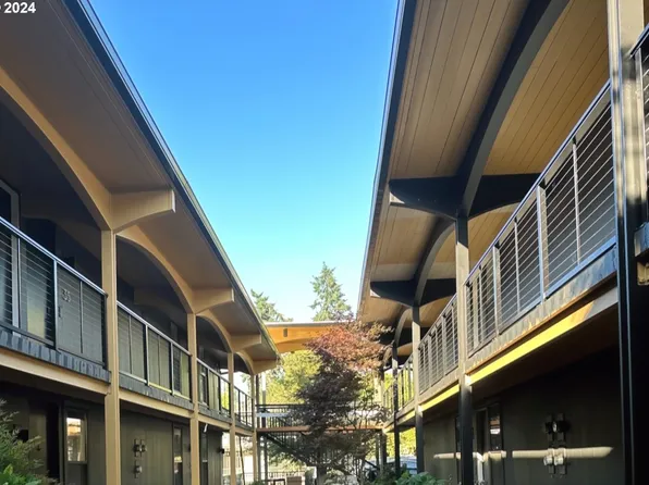 668 McVey Ave #24, Lake Oswego, OR 97035