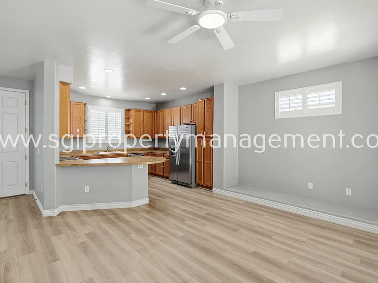 115 W Mountain Sage Dr — Photo 11