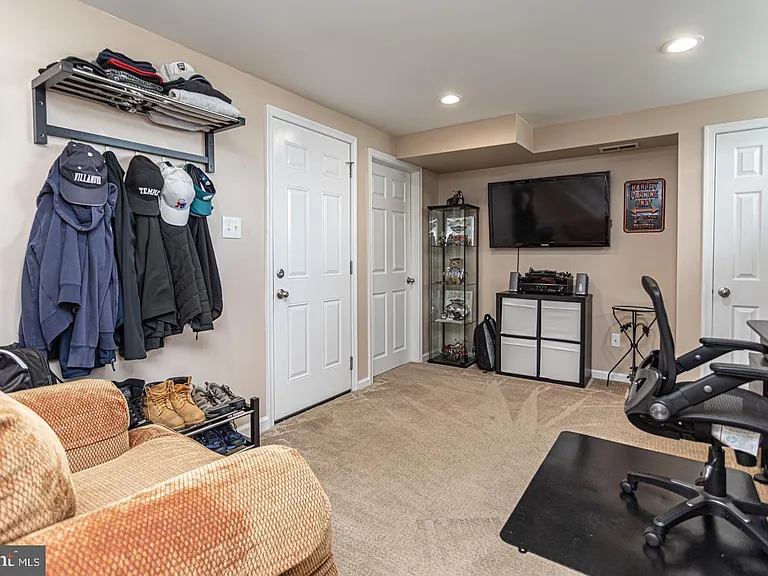 1299 Eric Ln — Photo 15