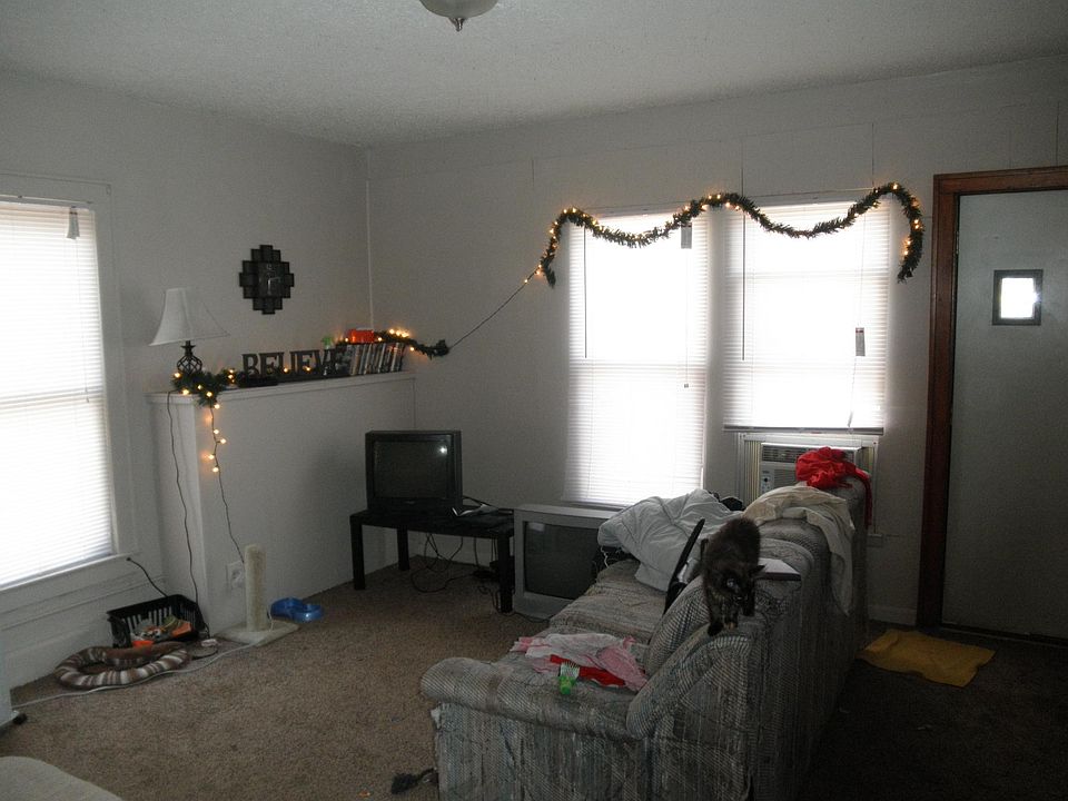 2nd image of 827 Colorado St