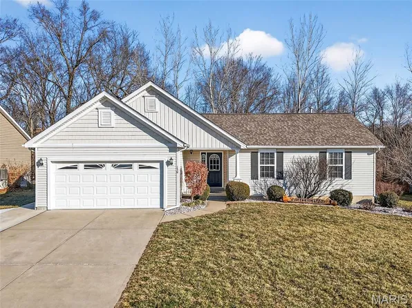 130 Stone Bridge Dr, Moscow Mills, MO 63362