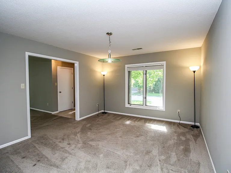 117 Hollyridge Ln — Photo 5