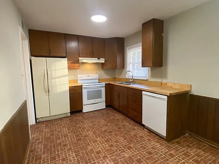 197 Merlin Dr — Photo 4