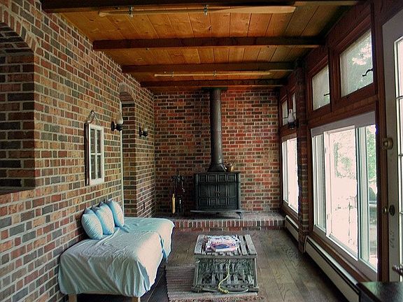 family room w/wood stove