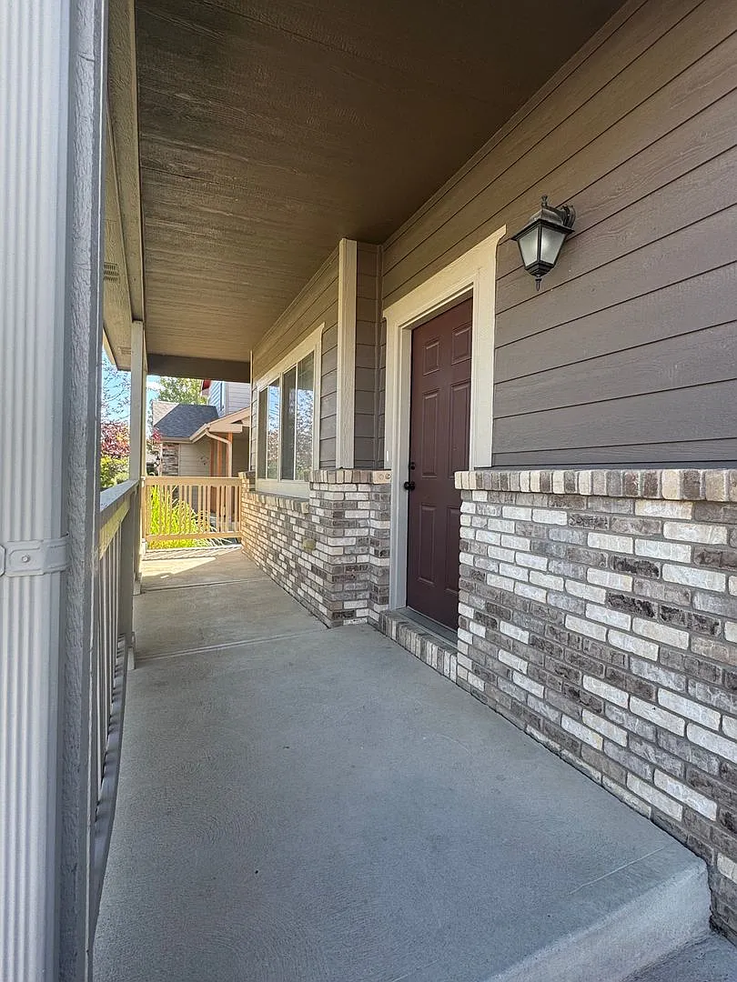 3 Bedroom Single Family Home in Loveland — Photo 2