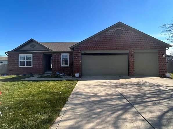 8275 Locke Cir, Avon, IN 46123