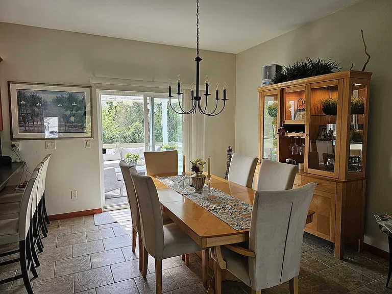 2074 River Point Ct — Photo 4