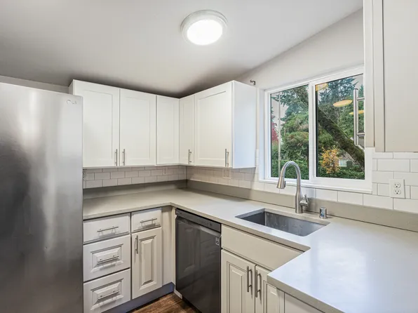 2301 NE 125th St #101, Seattle, WA 98125