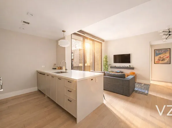 540 6th Ave #6F, New York, NY 10011