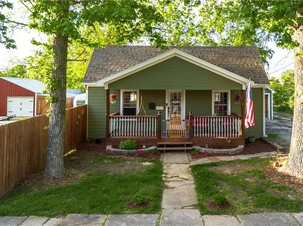 111 W Olive St, El Dorado Springs, MO 64744