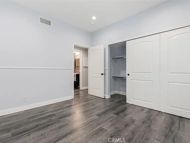 234 N Kenwood St — Photo 11