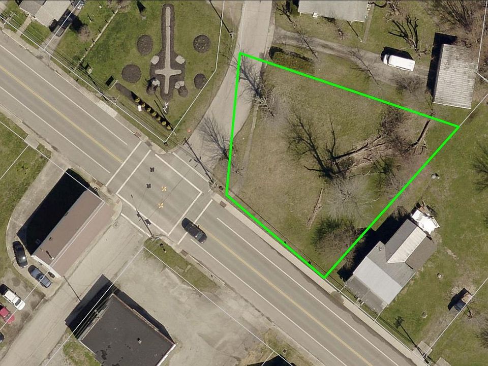 1st image of 114 E Main St