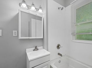 524 Lincoln Ct APT 3, Davenport, IA 52804