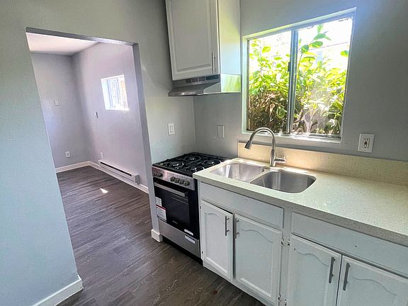 5th image of 1377 Warren Ave APT 11