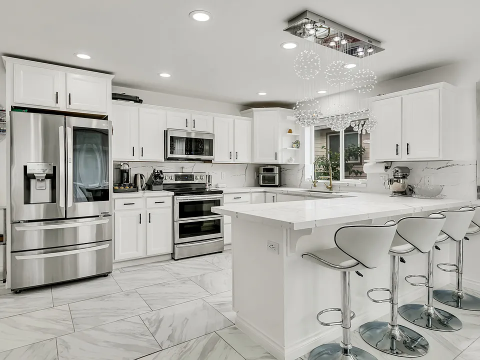 1102 9th Ave