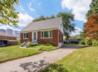 8 Crown Ct, Toronto, ON M8Z4V4