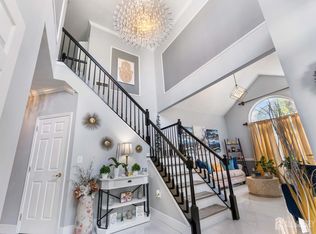 16 Biesiada Ct, Parlin, NJ 08859