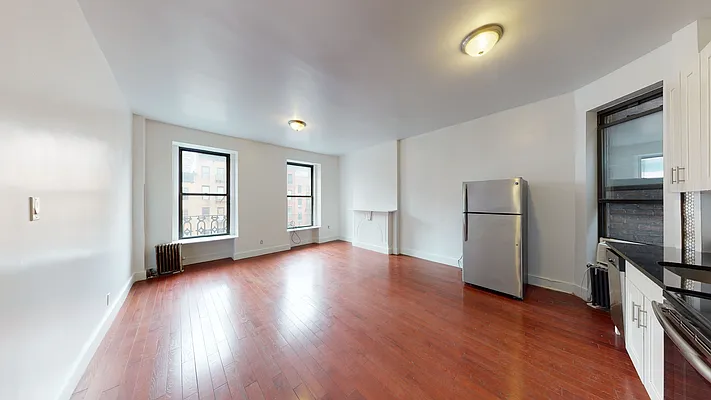 Rented by Bond New York | media 21