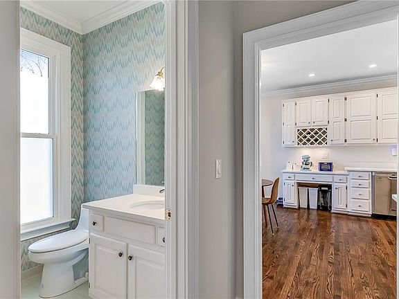 4th image of 7155 Roswell Rd APT 16