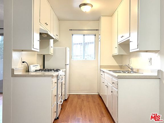 4th image of 2000 Alberta Ave #19A