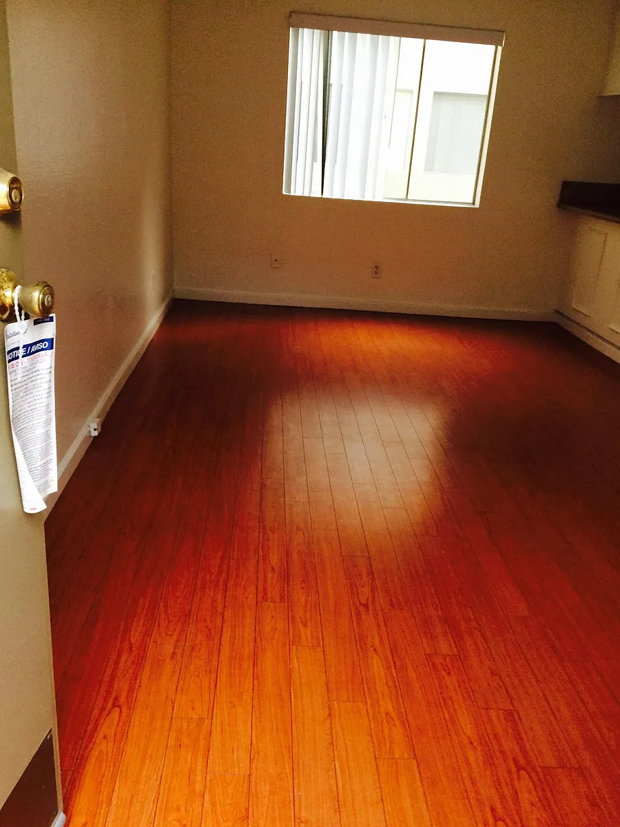 Building Photo - 6908 Hazeltine Ave #209
