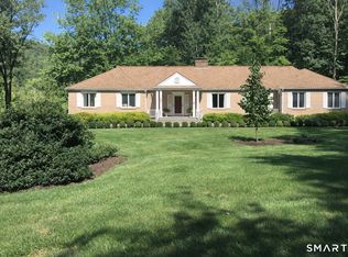 886 Maribou Ct, Cheshire, CT 06410