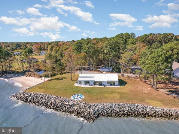 160 Shipwatch Ln, Reedville, VA 22539