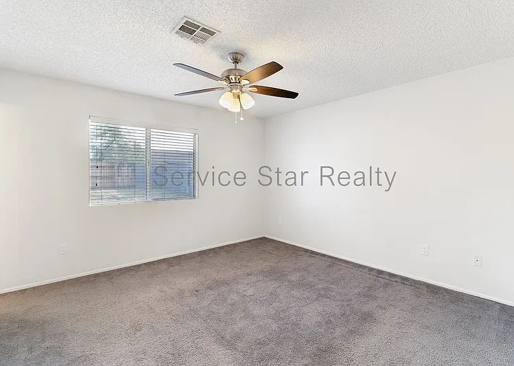 6418 W Laredo St — Photo 14
