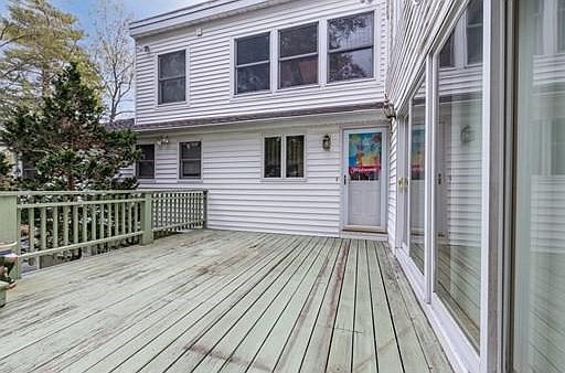 5th image of 30 Bradford Ln