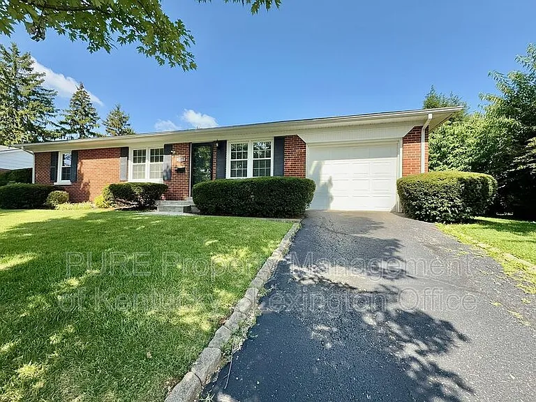 2077 Dogwood Dr — Photo 3