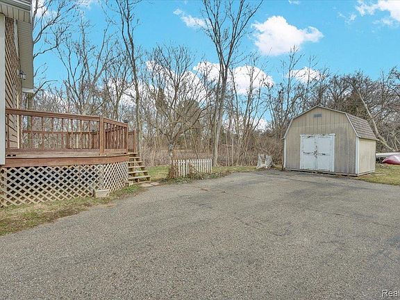 3rd image of 3424 N Irish Rd