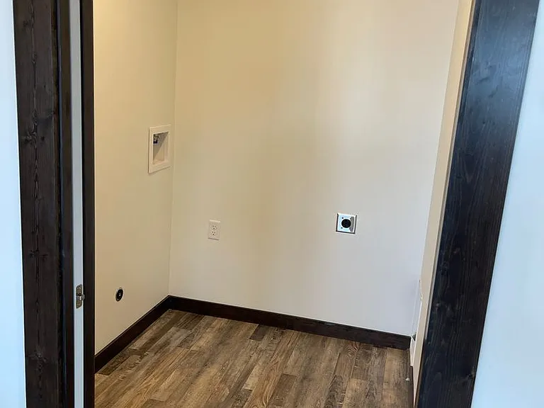 605 Black Diamond St — Photo 2