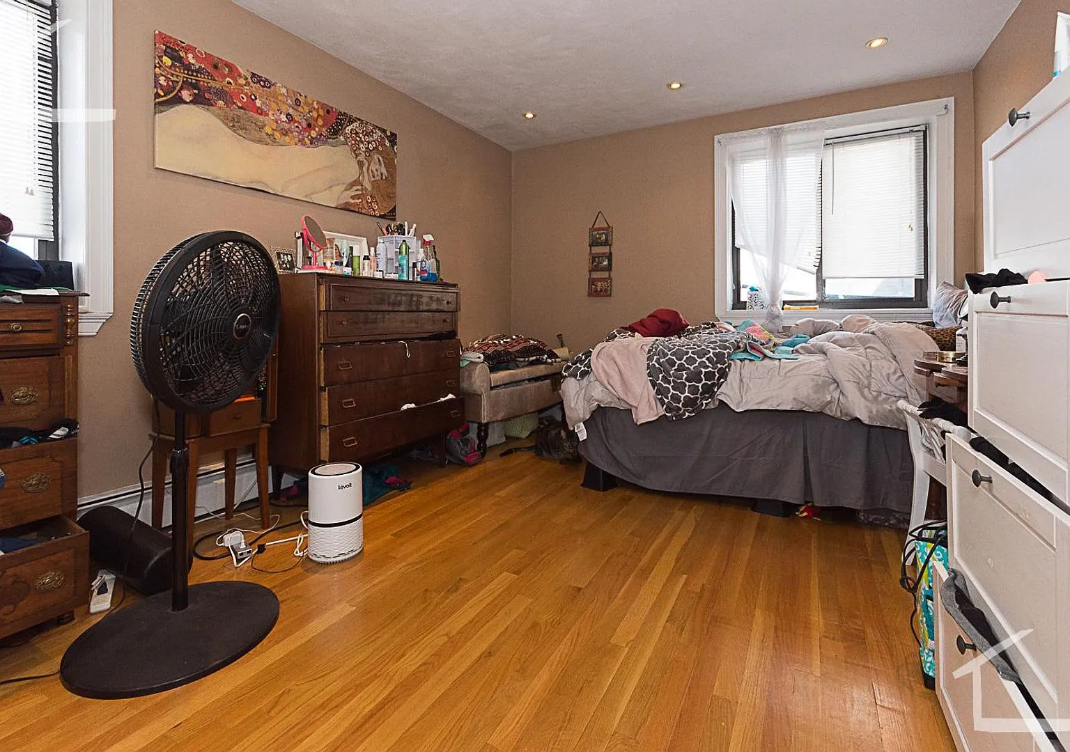 Avl NOW No Fee! Spacious 1BR with AC near Packard's Corner! — Photo 1
