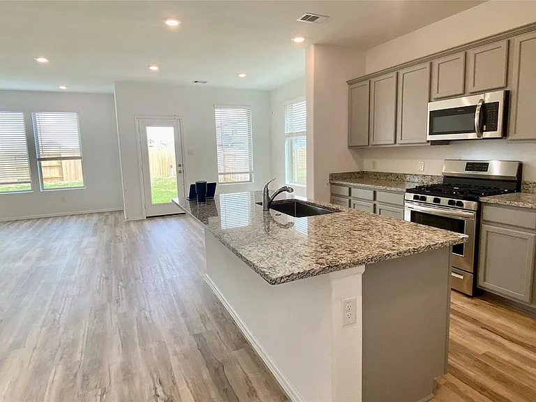 26610 Daylily Grove St — Photo 6