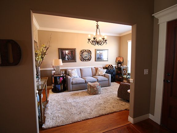 Formal dining/Reading Room