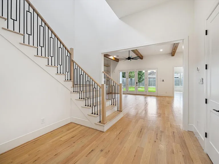 1419 Candlelight Ln — Photo 3