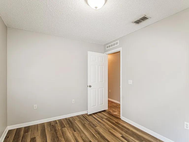 1159 Newcomb Ave — Photo 14